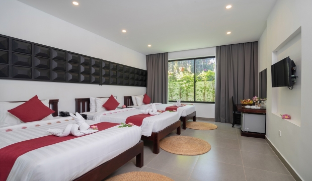 Deluxe Triple Room With Balcony