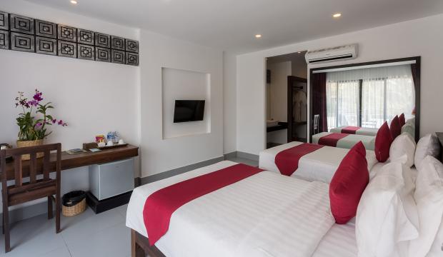 Deluxe Twin Room with Balcony